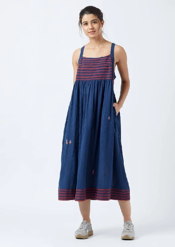 Sleeveless Dresses for Coolness -Chia Applique Dress