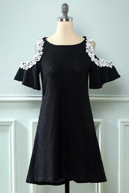 Tiered Dresses for Voluminous -Black Cold Shoulder Knitted Dress with Appliques