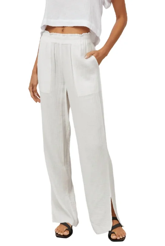 Form-fitting tight trousers for women with slimming effect and flattering cut -Leon Pant In White