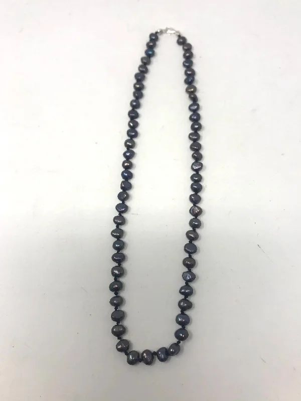 Layered necklaces and pendants for a trendy and fashionable stacked look-Grey Pearl Knotted Necklace